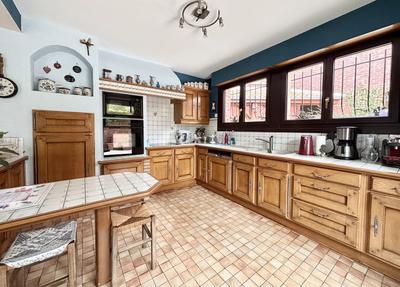 Maison traditionnelle - 209 m² - 8 pièces