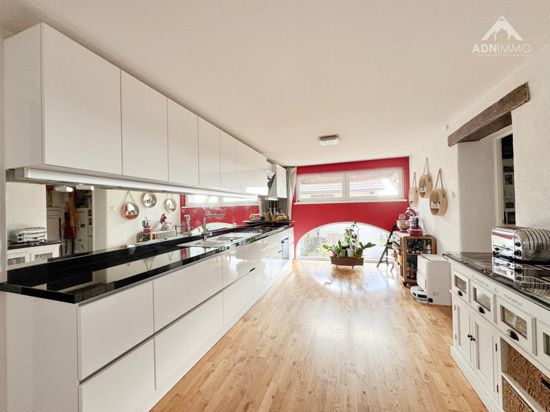 Maison - 198 m² - 5 pièces