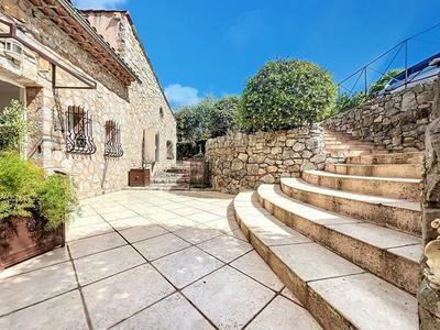 Villa - 184 m² - 5 pièces