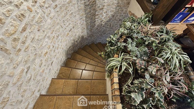 Maison - 181 m² - 6 pièces