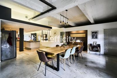 Loft - 243 m² - 4 pièces
