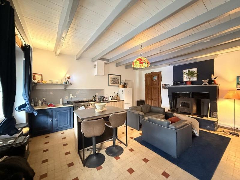 Maison - 250 m² - 11 pièces