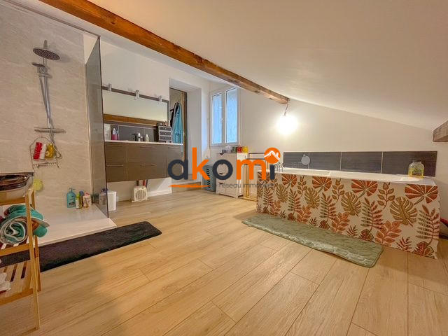 Maison - 121 m² - 6 pièces
