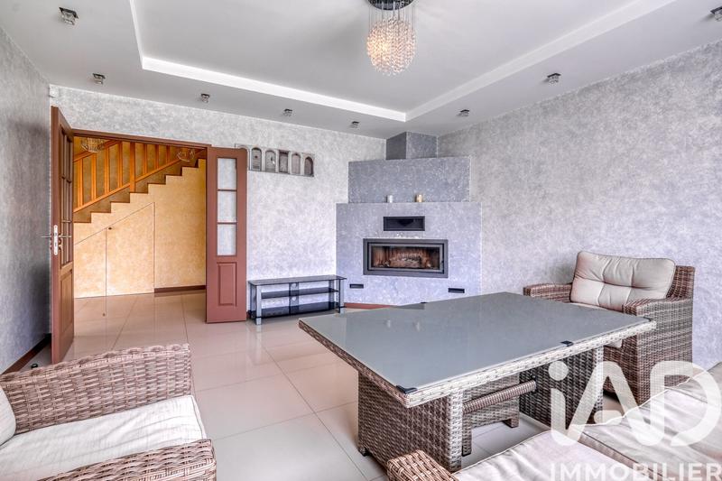 Maison - 220 m² - 6 pièces