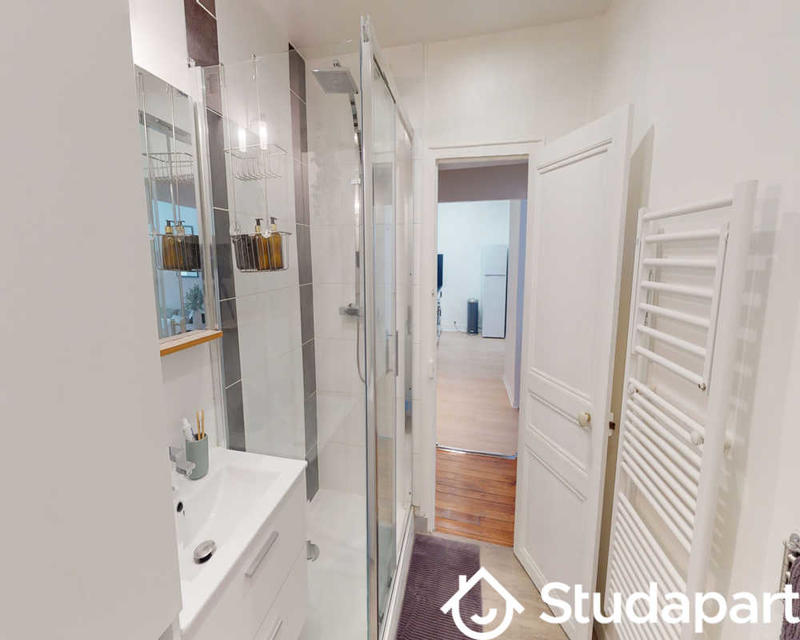 Chambre - 80 m² - 1 pièce