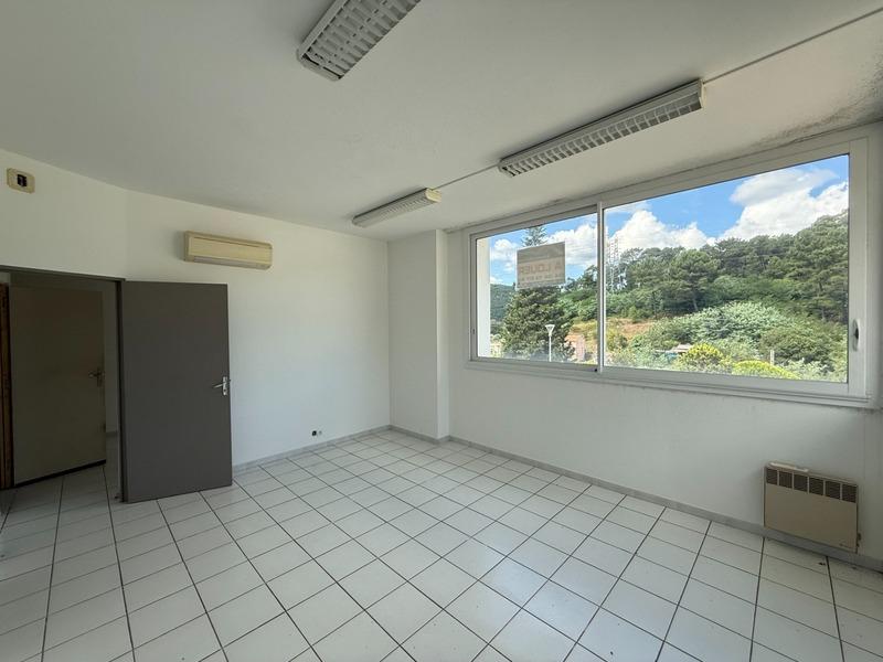 Bureau - 567 m² - 10 pièces