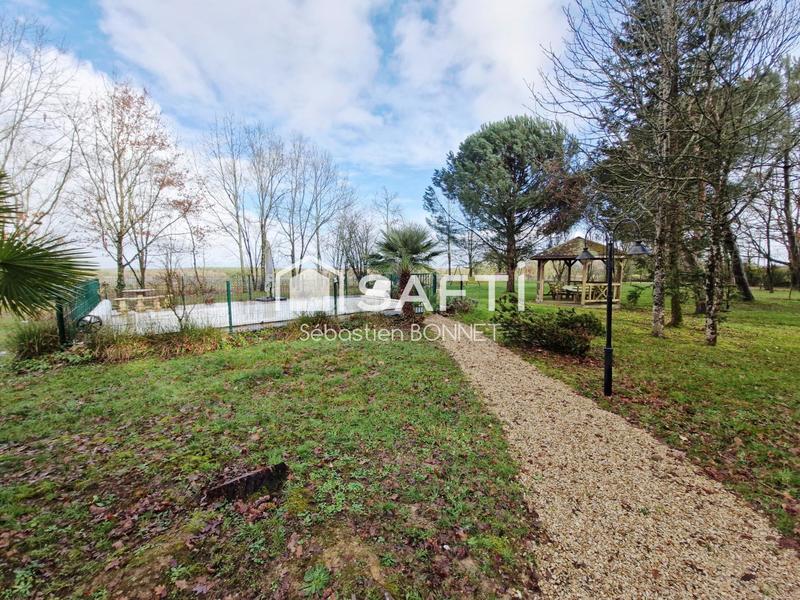 Maison - 160 m² - 9 pièces