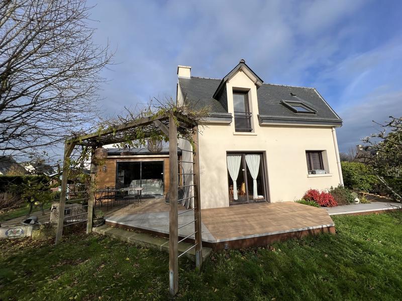 Maison - 136 m² - 7 pièces