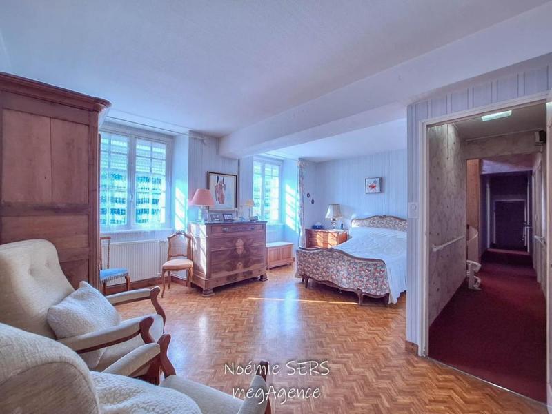 Maison - 295 m² - 15 pièces