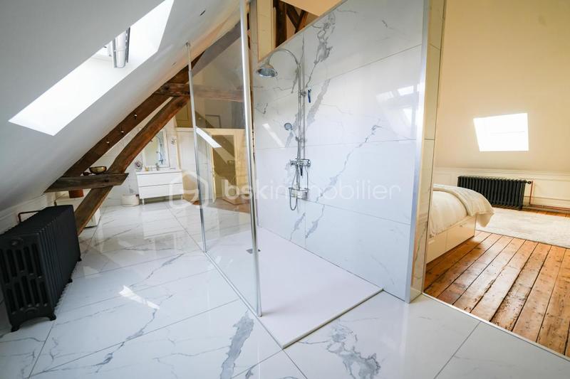 Maison de maîtres - 256 m² - 8 pièces