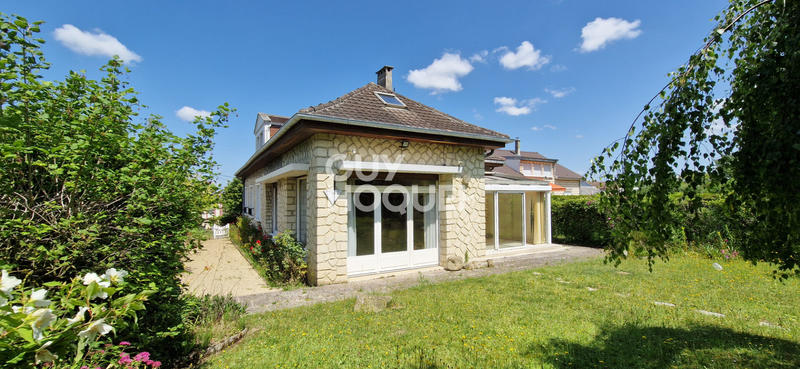 Maison - 230 m² - 10 pièces