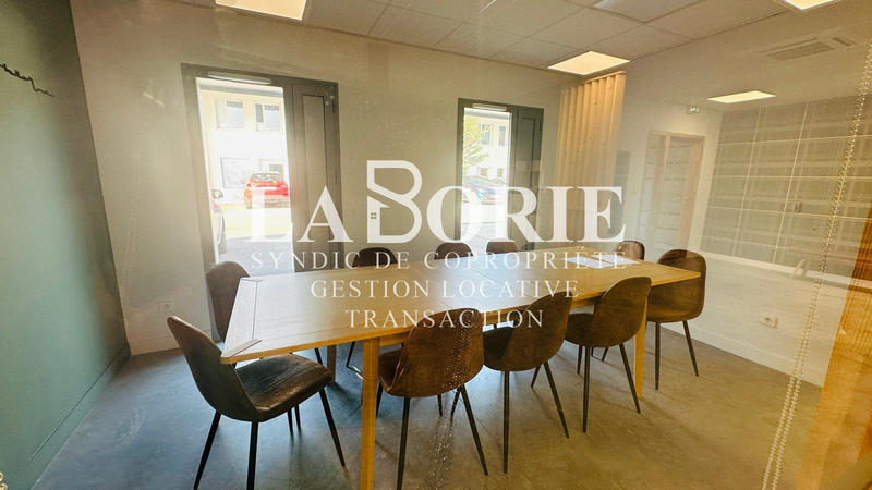 Bureau - 93 m²
