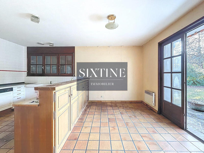 Maison - 186 m² - 8 pièces