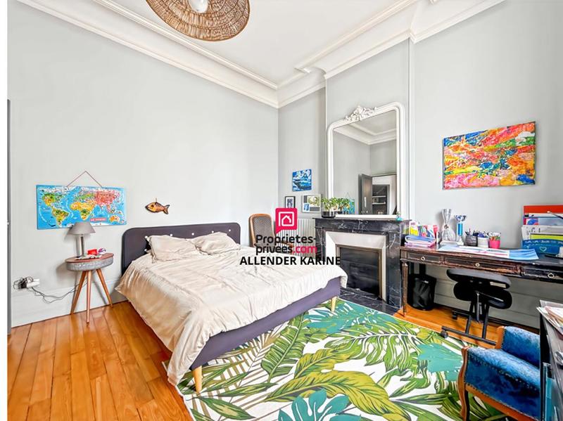 Appartement - 144 m² - 5 pièces