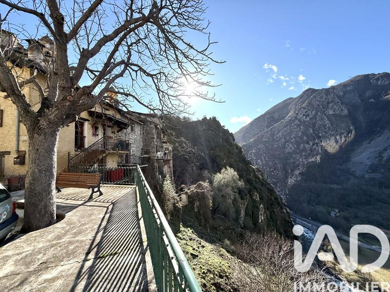 Appartement - 81 m² - 3 pièces