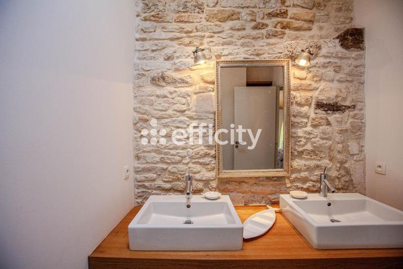 Maison - 192 m² - 9 pièces