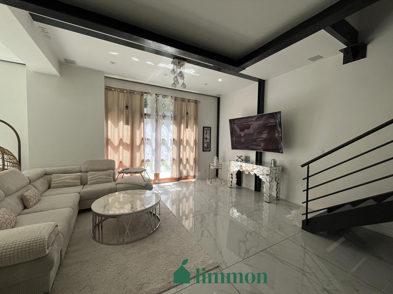 Maison - 180 m² - 5 pièces