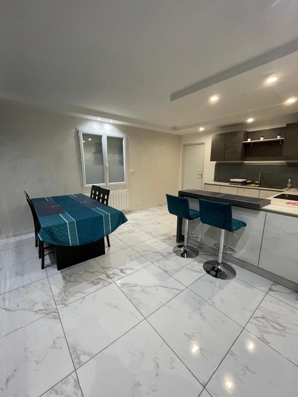 Maison - 94 m² - 4 pièces