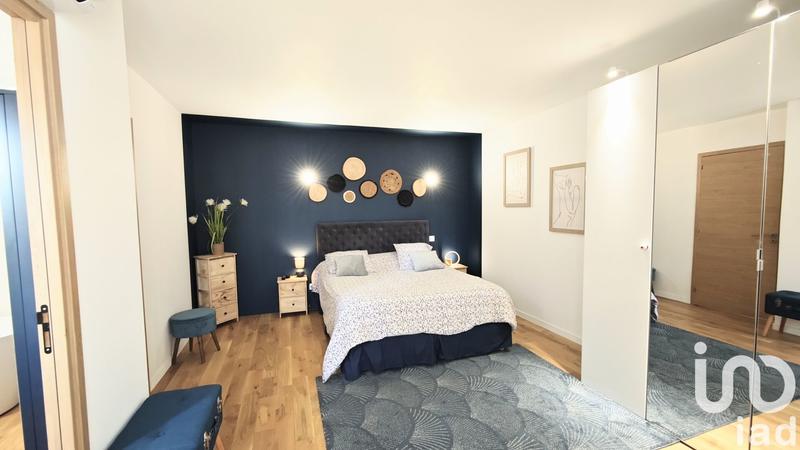 Maison - 240 m² - 10 pièces