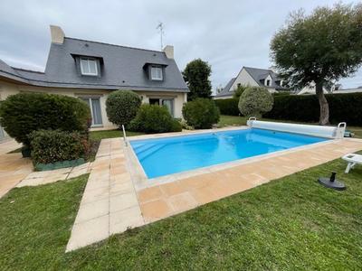 Maison - 178 m² - 10 pièces