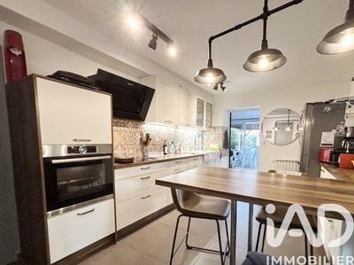 Maison - 174 m² - 7 pièces