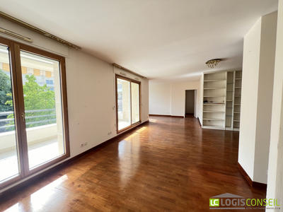Appartement - 102 m² - 5 pièces