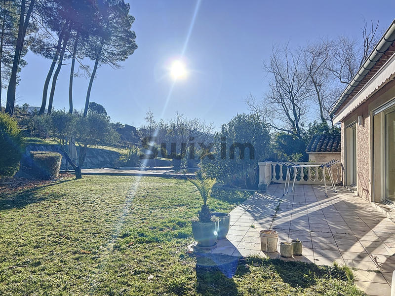 Villa - 196 m² - 7 pièces