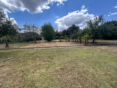 Terrain constructible - 830 m²