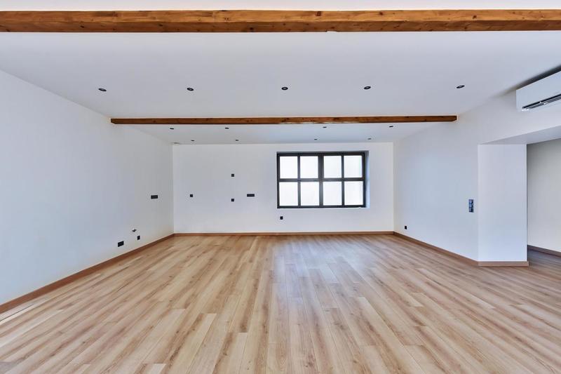 Propriété - 210 m² - 7 pièces