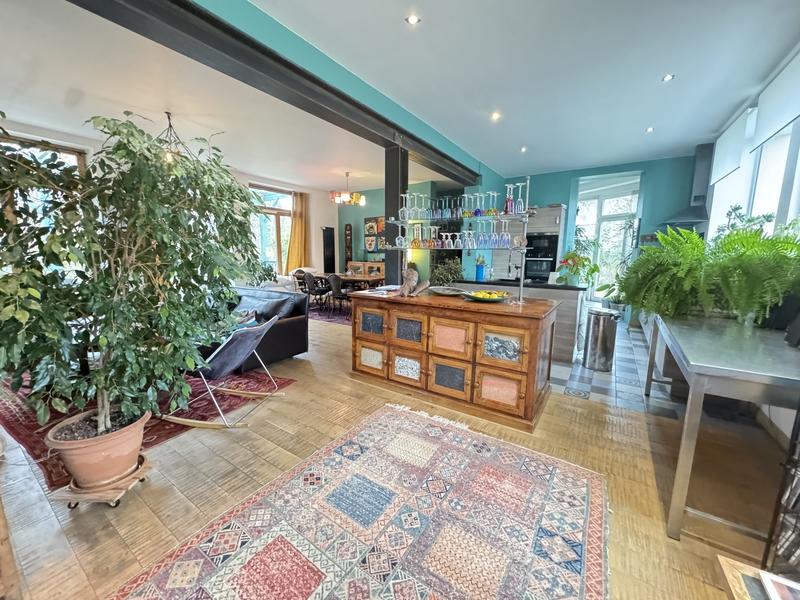 Maison - 180 m² - 7 pièces