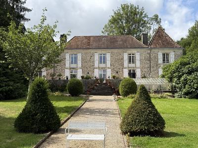 Maison - 333 m² - 9 pièces