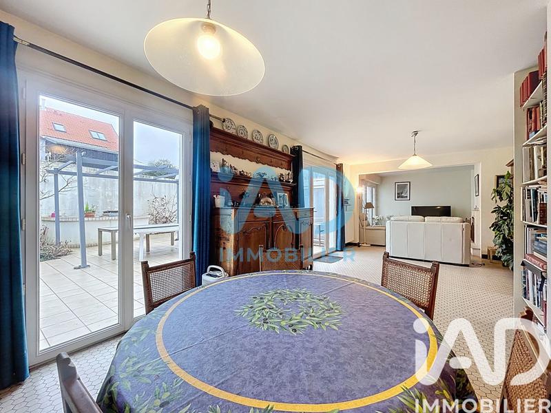 Maison - 200 m² - 9 pièces