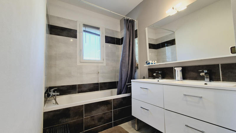 Villa - 120 m² - 5 pièces