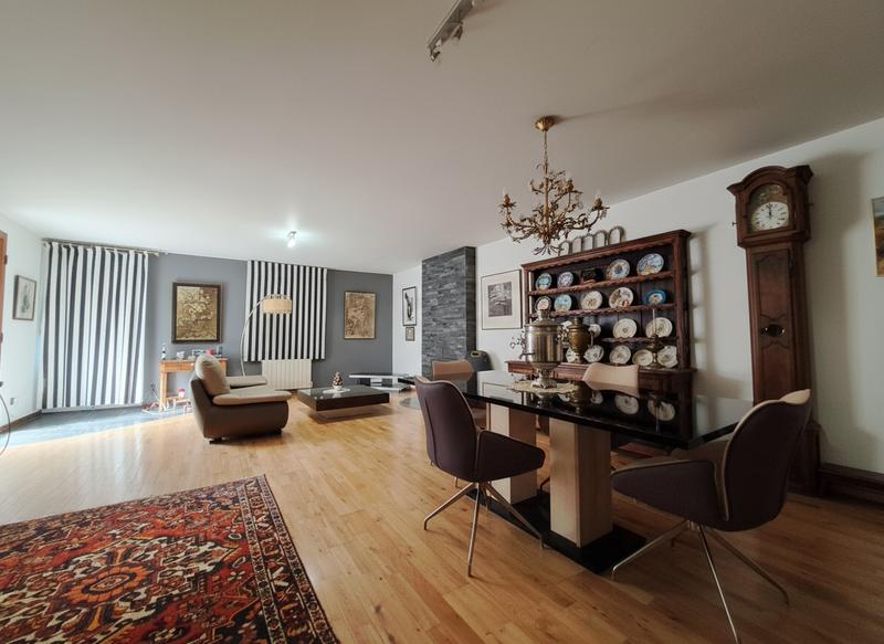 Maison - 213 m² - 10 pièces