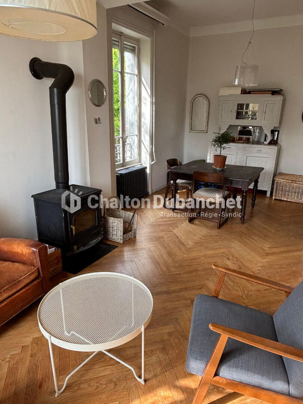 Maison - 200 m² - 8 pièces