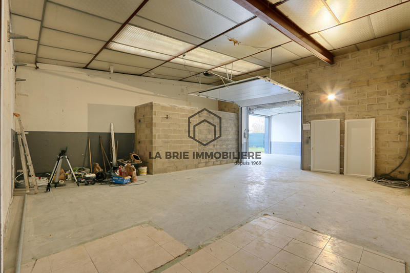 Local d'activité / Entrepôt - 64 m² - 1 pièce