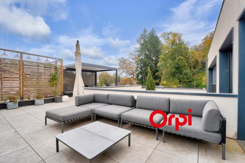 Maison - 319 m² - 6 pièces