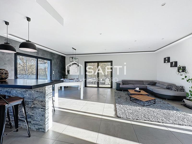 Maison - 153 m² - 6 pièces