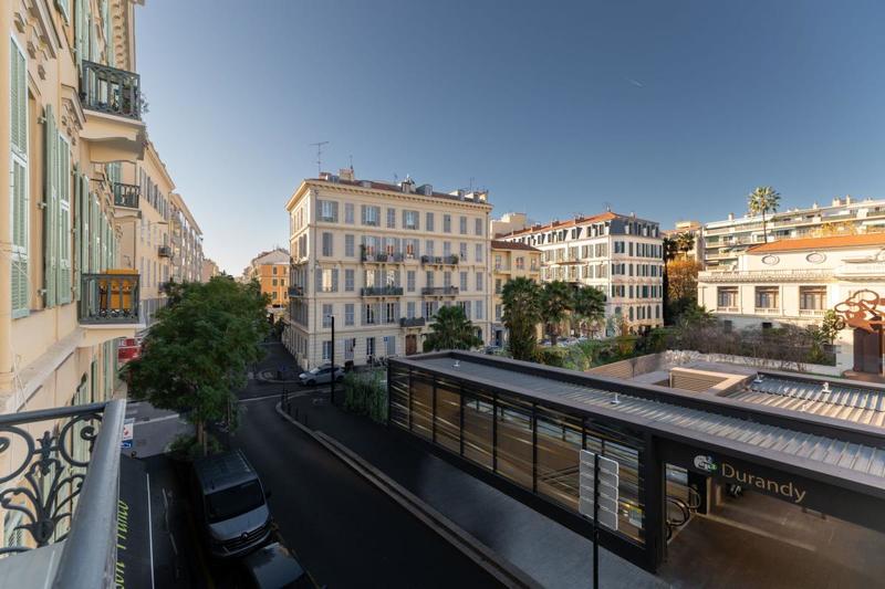 Appartement - 85 m² - 3 pièces