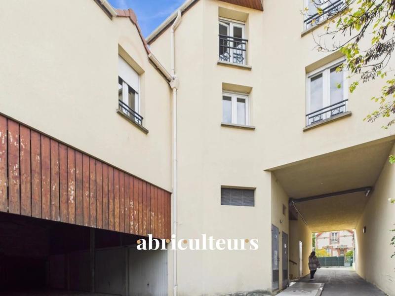 Appartement ancien - 90 m² - 5 pièces