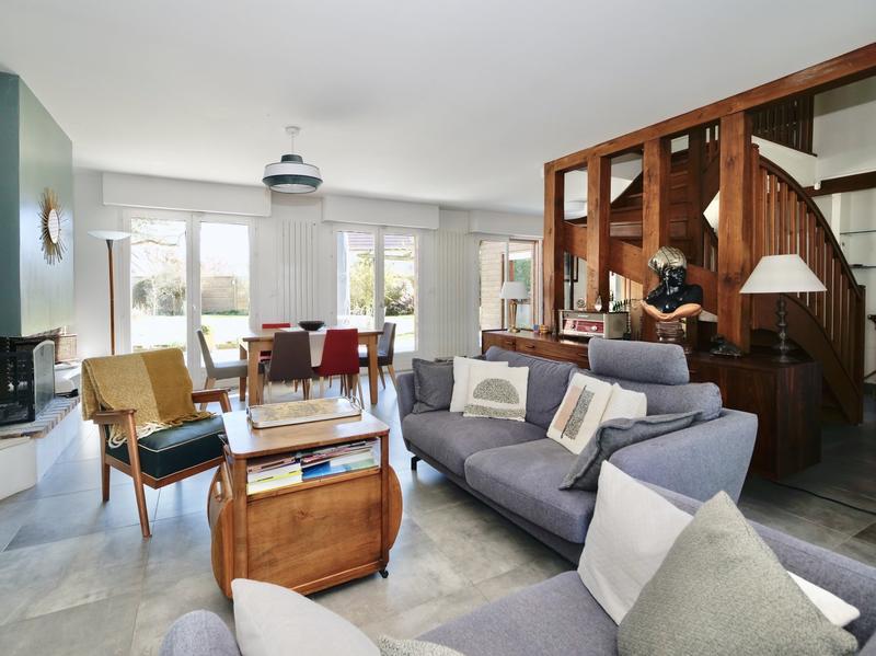 Maison - 181 m² - 7 pièces