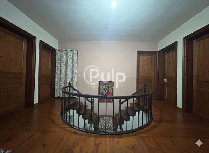 Maison - 188 m² - 7 pièces