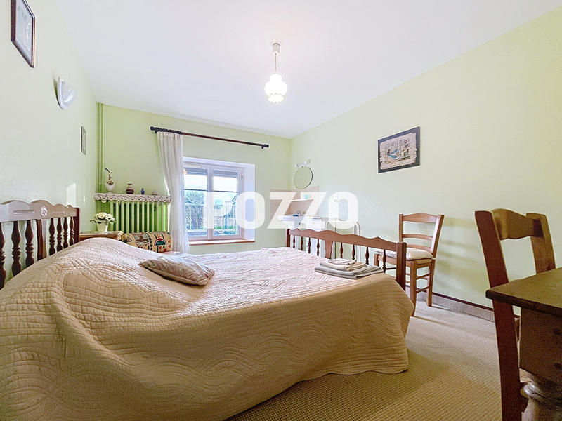 Maison - 180 m² - 9 pièces