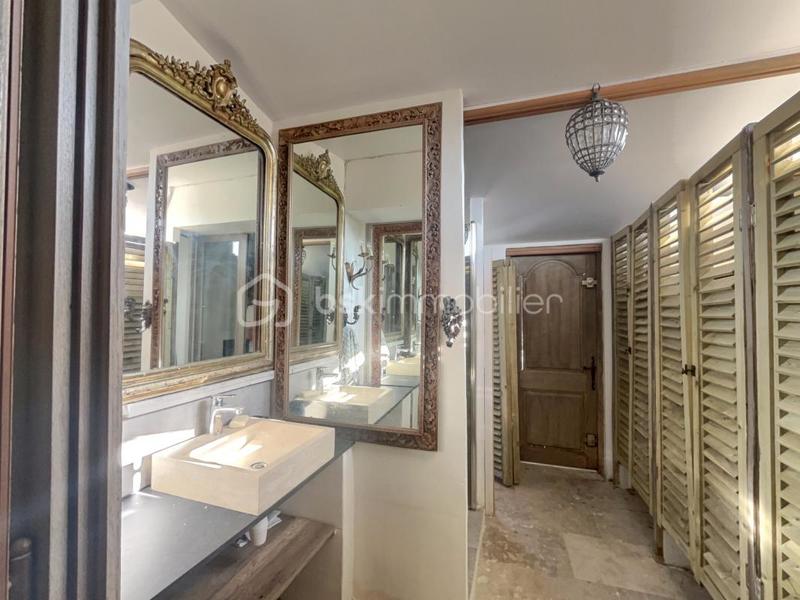 Propriété - 176 m² - 8 pièces