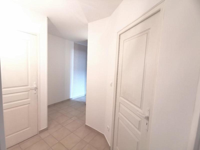 Appartement - 80 m² - 3 pièces