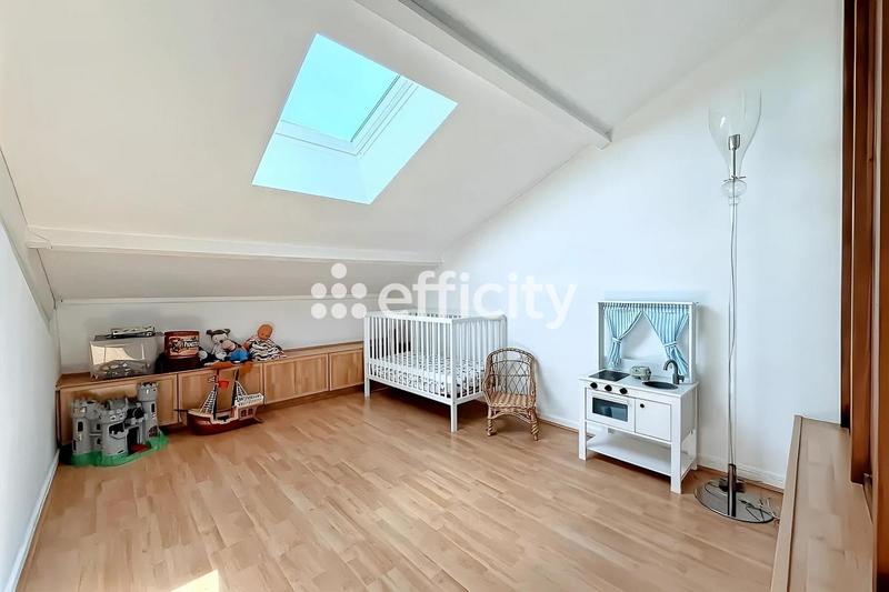 Appartement - 166 m² - 5 pièces