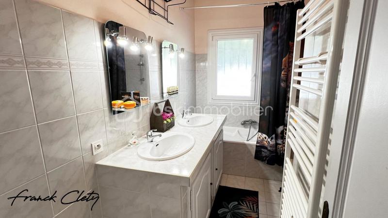 Villa - 180 m² - 7 pièces