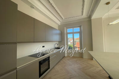 Appartement - 110 m² - 4 pièces