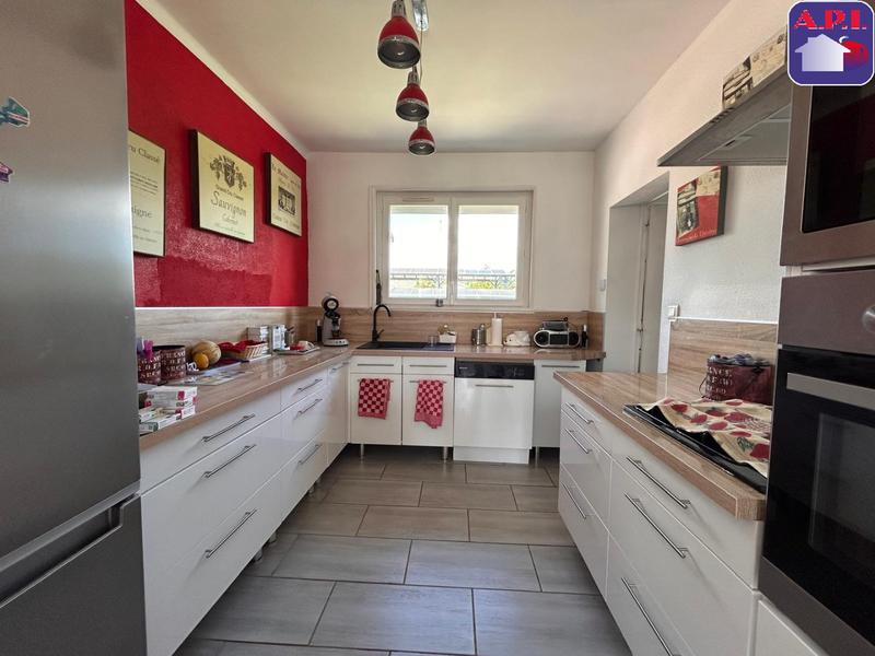 Maison - 99 m² - 4 pièces