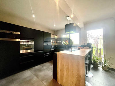 Maison - 241 m² - 5 pièces